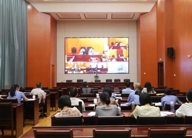 2022年7月28日,福建省人民检察院在南靖县组织开展庭审观摩评议活动